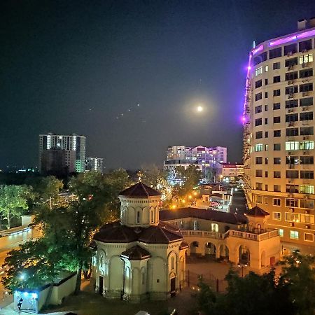 Квартира На 10-Й Фонтана Appartement Odessa Buitenkant foto