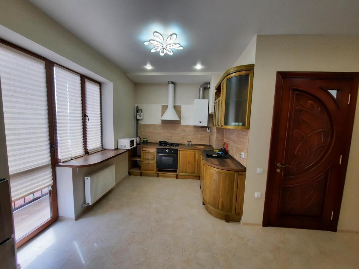 Квартира На 10-Й Фонтана Appartement Odessa Buitenkant foto